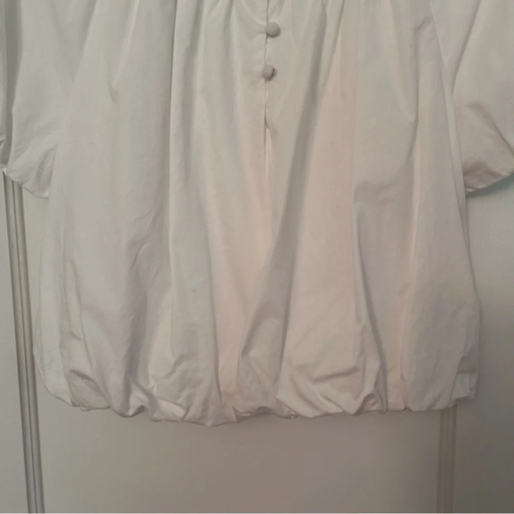 NWOT Anthropologie Puff Sleeve Cropped Blouse S-M